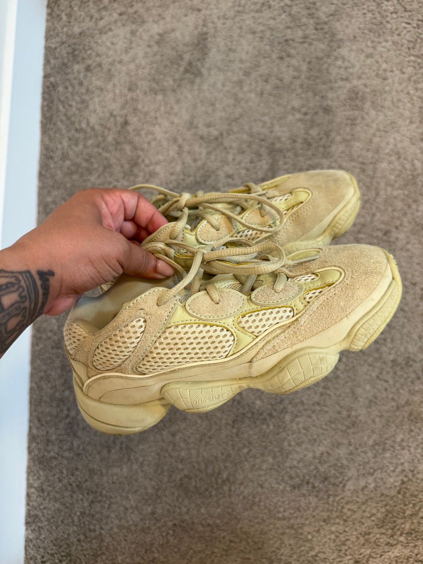 Yeezy sneakers (4)