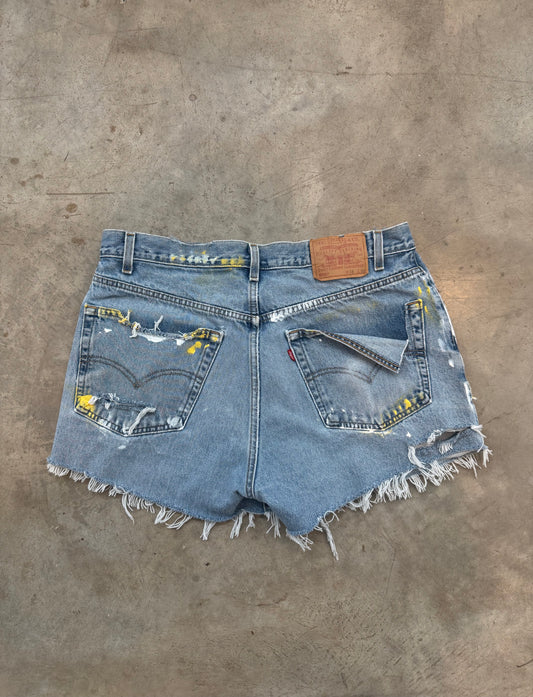 VINTAGE LEVI SHORTS (35)