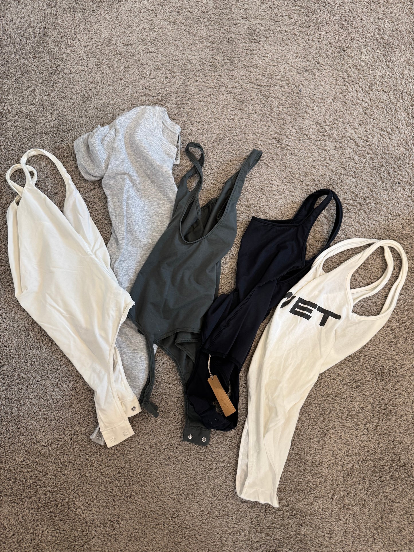 Skims/Yeezy bodysuit bundle (XS)