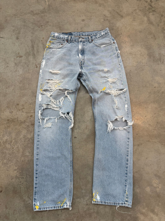 VINTAGE LEVI JEANS (30/31) length 32